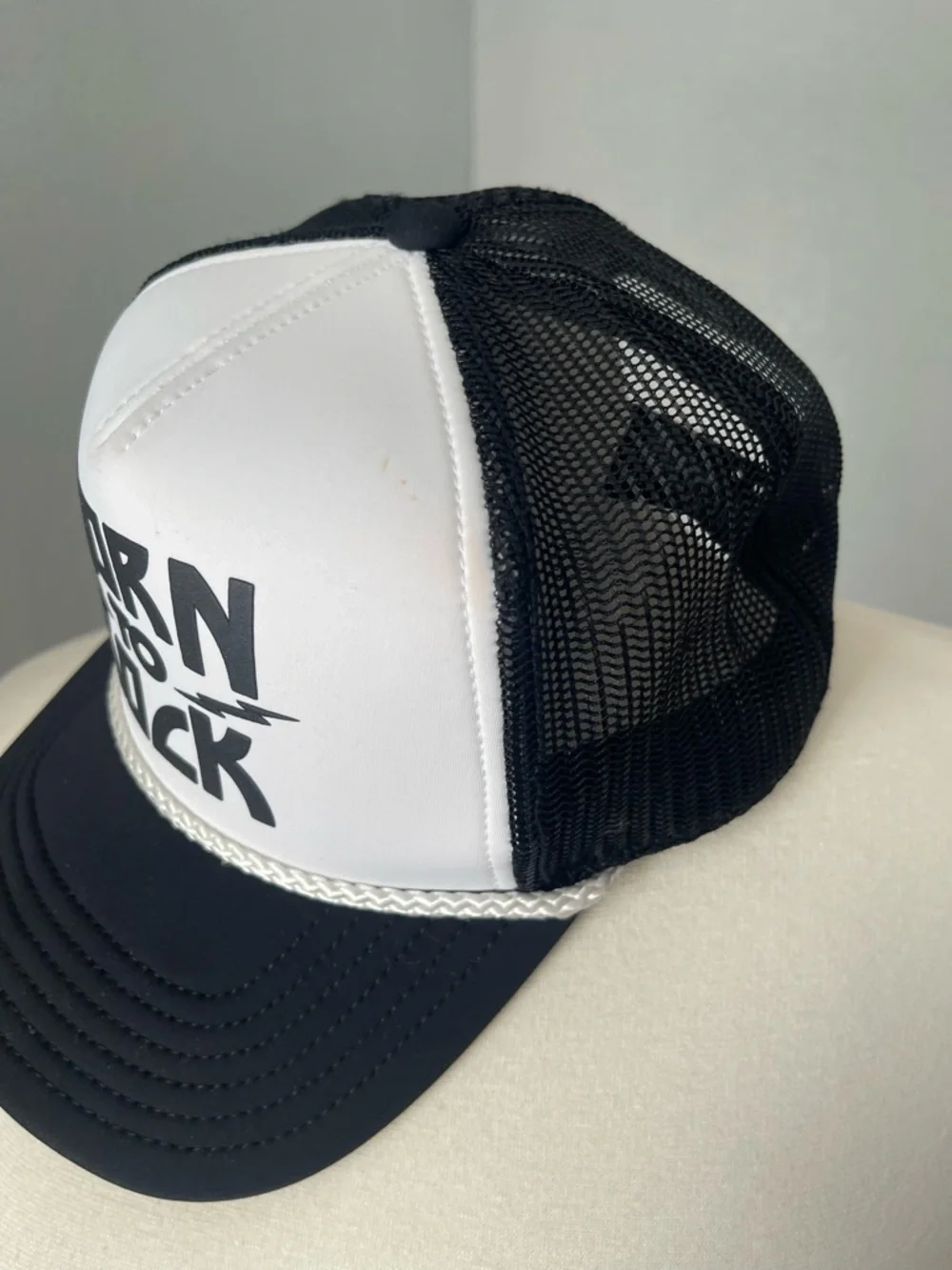 Gibson Black &‎ White Trucker Cap with Logo Tape